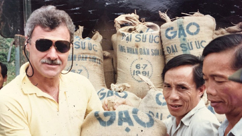 Australian Ambassador to Vietnam Graham Alliband is pictured during a trip to deliver food aid in Son La province, Northern Vietnam in 1991