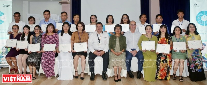 Ms. Lou De Castro Myles pose with participants of the short training course held by Aus4Skills in Ben Tre province